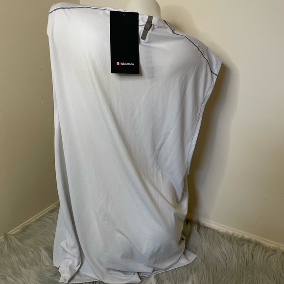 Lululemon shirt - Picture 2 of 4